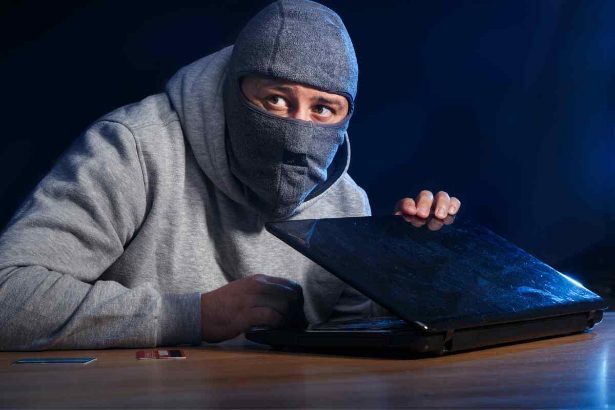Attacchi a tre banche dai cyber criminali 